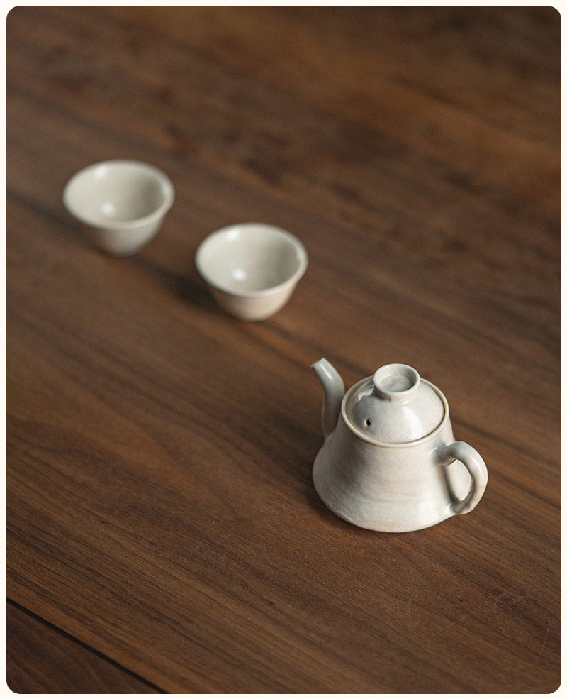 Simple as Always – White Ceramic Twilight Mist Teapot &amp; Cup Set