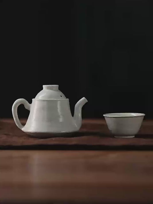 Simple as Always – White Ceramic Twilight Mist Teapot &amp; Cup Set